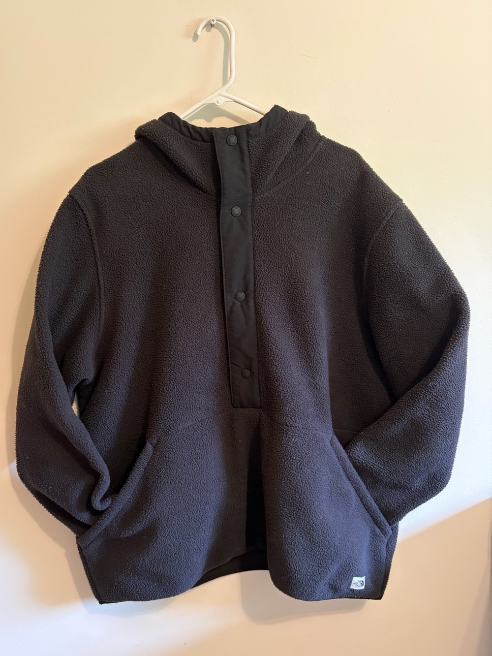 THE NORTH FACE - Men's size XL black Carbondale 1/4 Snap Fleece Pullover Hoodie